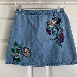 Jean mini skirt embroidered